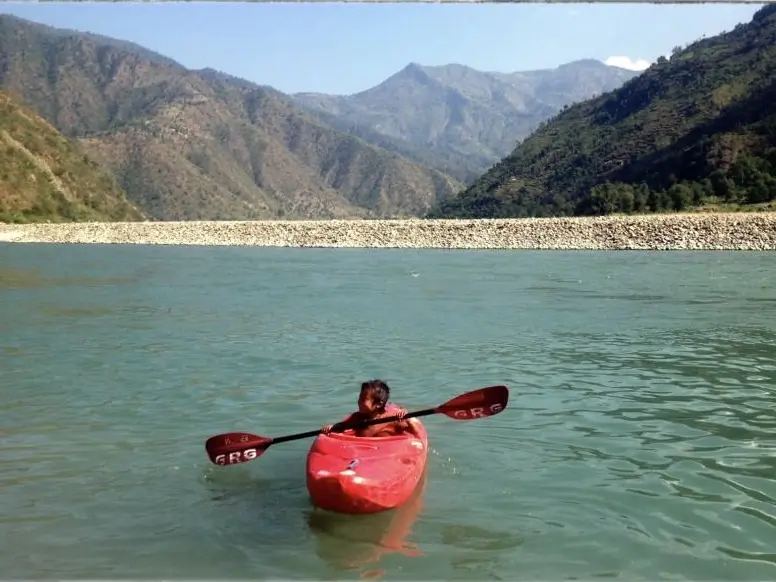 When to kayak and raft In Nepal